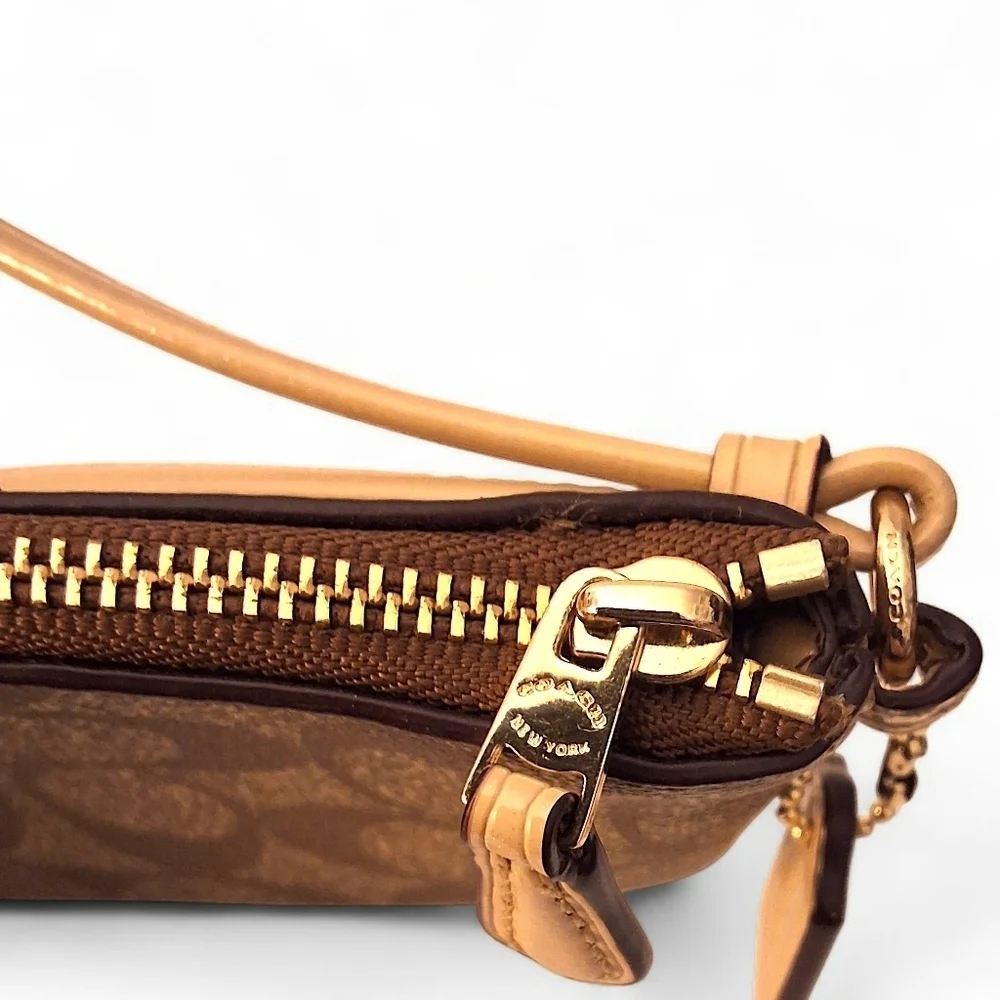 Coach Signature PVC Wristlet – Khaki/Saddle 2 – EUC